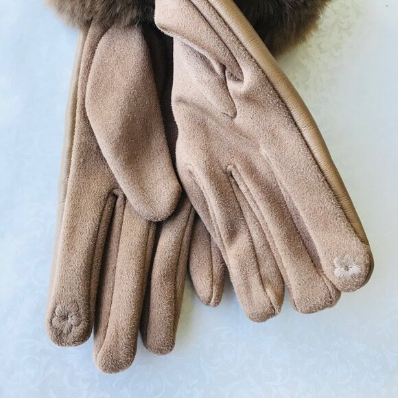 London Fog Faux Fur Gloves Women’s  Touch Screen Compatible Tan NWT - Picture 6 of 6